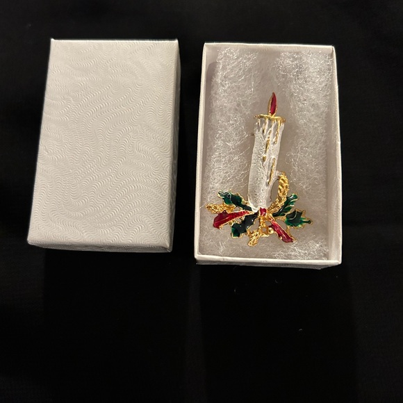 VTG Enamel Christmas Candle brooch with original gift box. - Picture 8 of 9